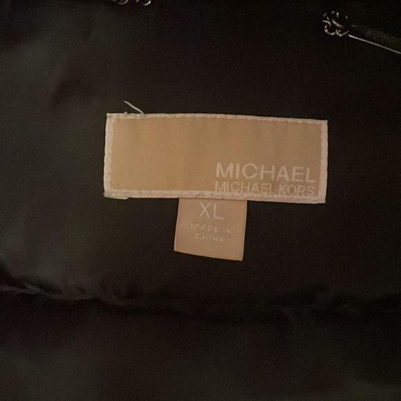 Michael Kors Men’s puffer down jacket - Picture 3 of 5